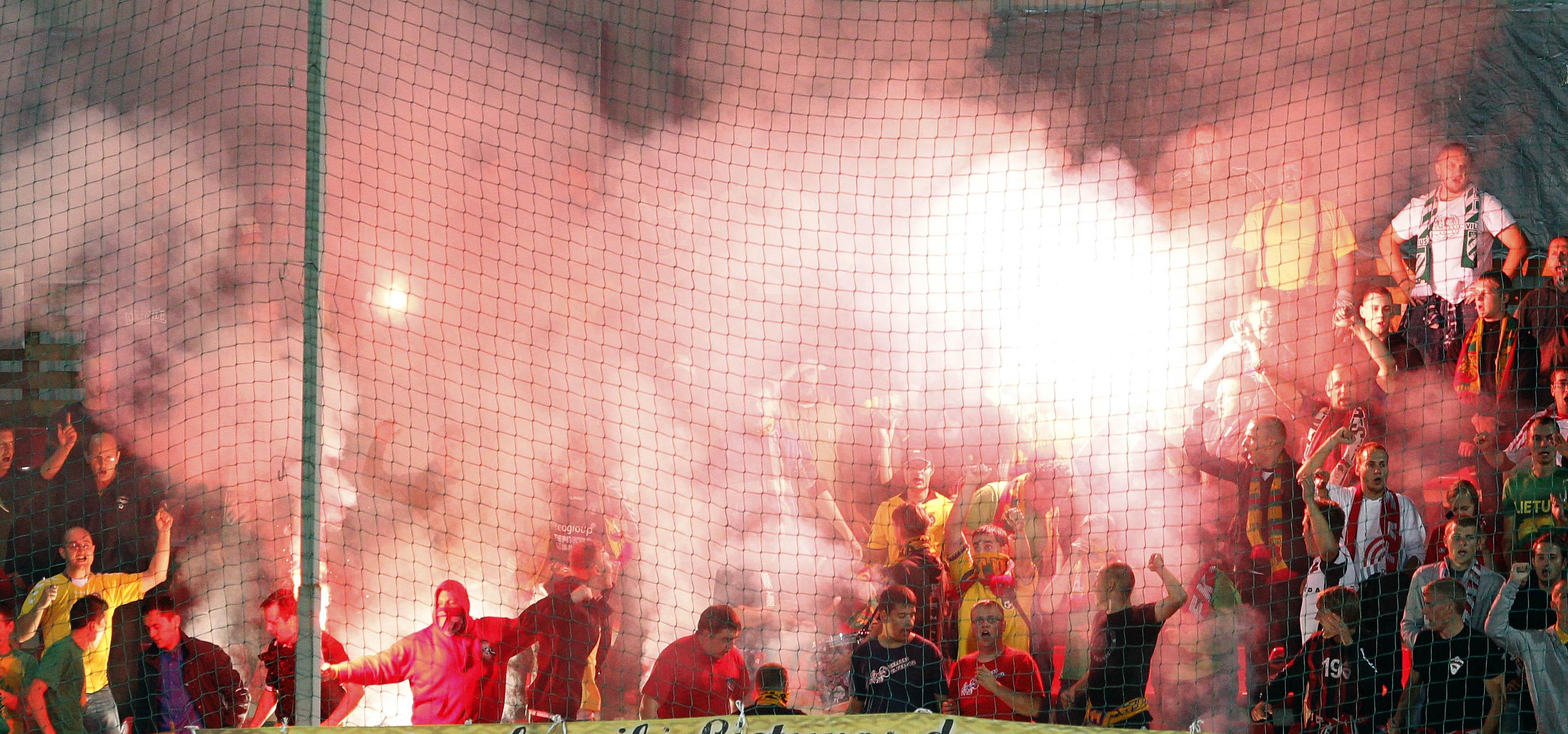 Προφυλακιστέοι δύο οπαδοί της Λιόν για ξυλοδαρμό